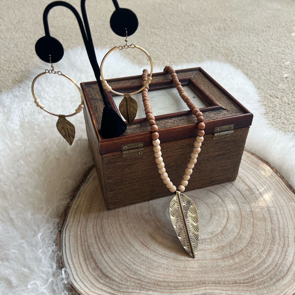 Gold and Brown Leaf Pendant Necklace and Earring Set